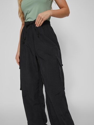 Effilé Pantalon 'POCKY' VILA en noir