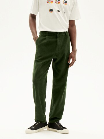 Thinking MU Regular Pants ' Wotan' in Green: front