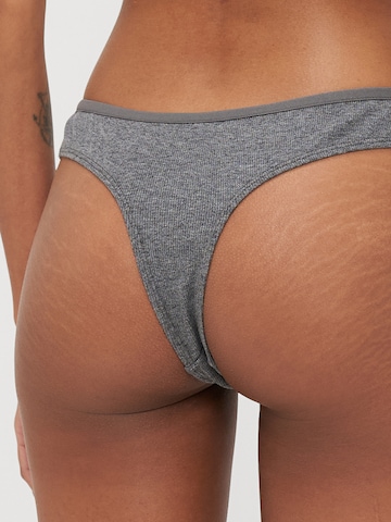 Samsøe Samsøe - Tanga 'Saflorence' em cinzento