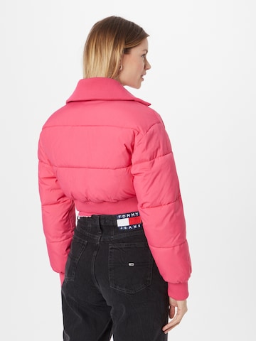 Tommy Jeans Zimní bunda – pink