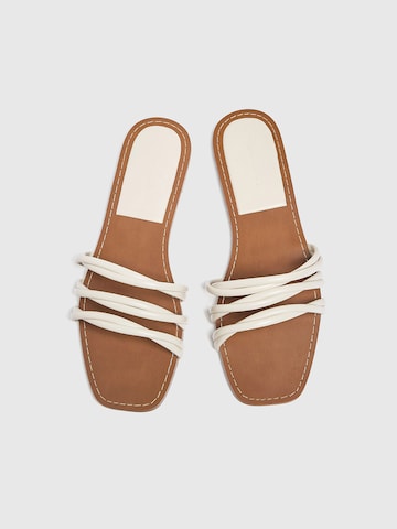 Pull&Bear Mules in Beige