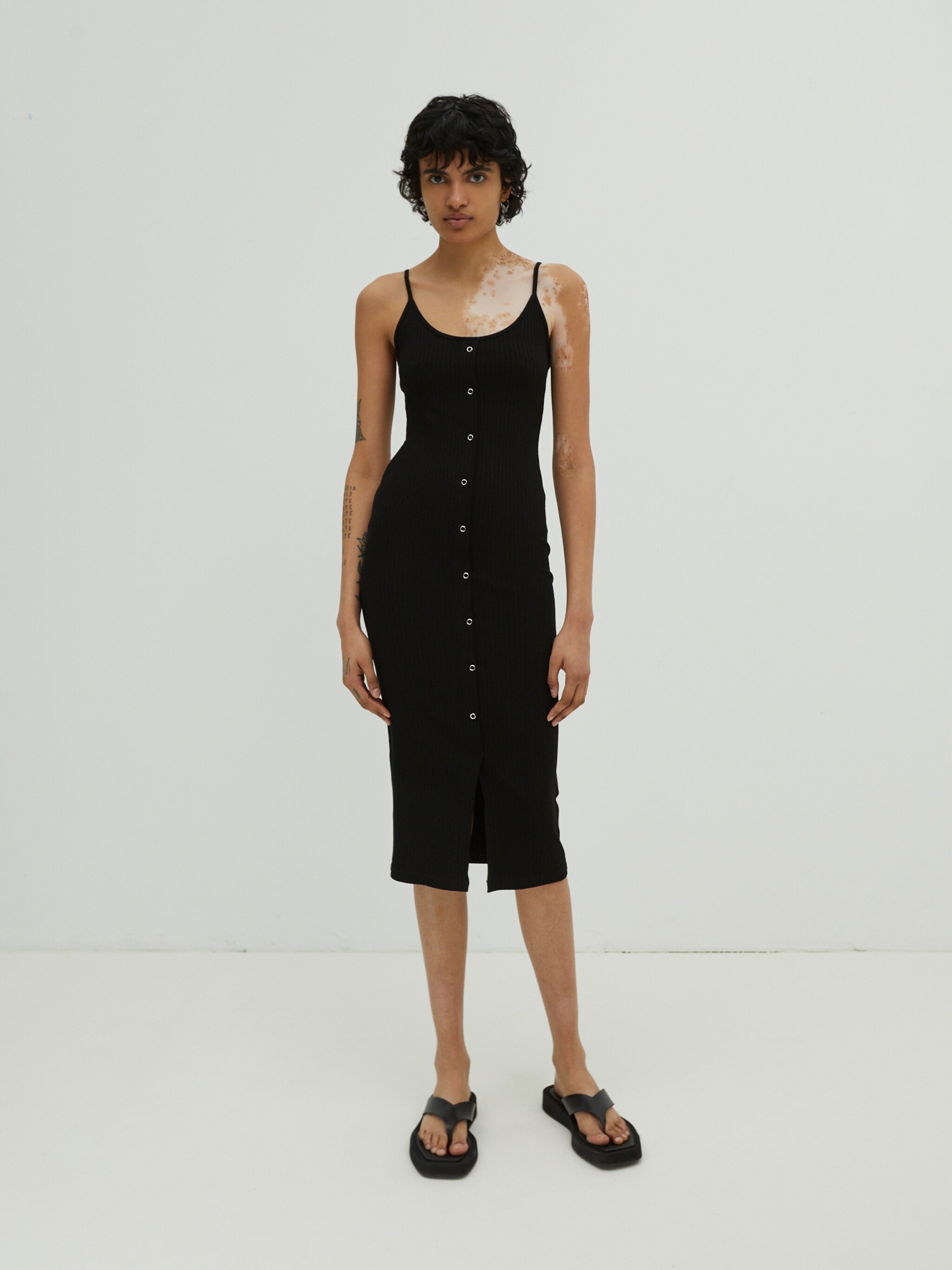EDITED Produits Robe 'Cian' noir