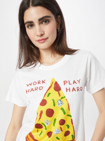 DEDICATED. T-Shirt 'Mysen Work Hard Pizza' in Weiß