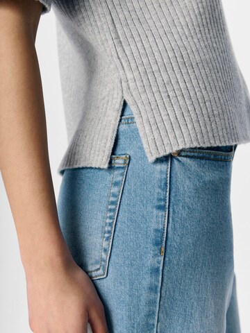OBJECT Pullover i grå