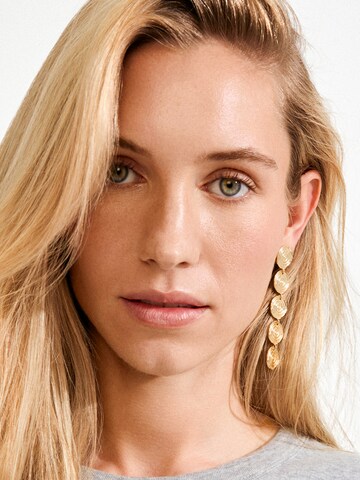 Pilgrim Náušnice 'Air' – zlatá: přední strana