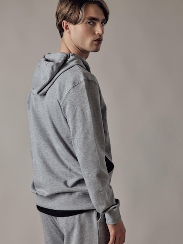 OWN Off With Nature Sweatshirt 'Felpa con Cappuccio e Zip' in Grijs