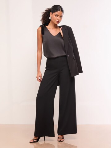 Lipsy Blouse in Zwart