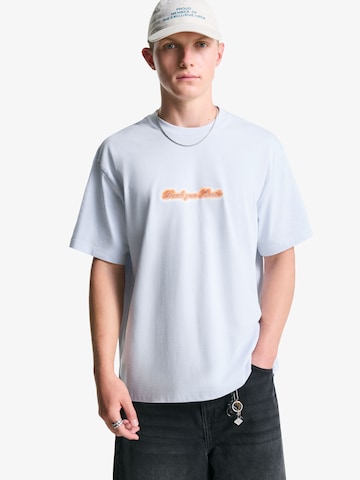 Tricou de la Bershka pe alb: față