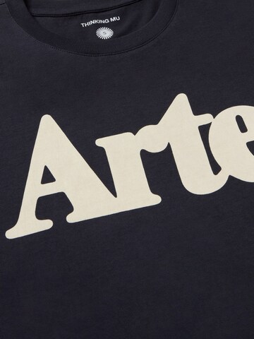 Thinking MU T-shirt 'Arte' i blå