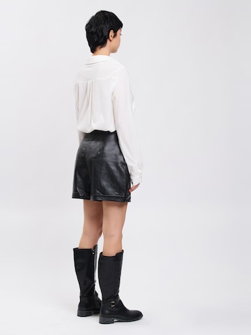 Influencer Loose fit Pants in Black