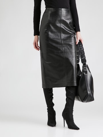 IVY OAK Skirt in Black: front