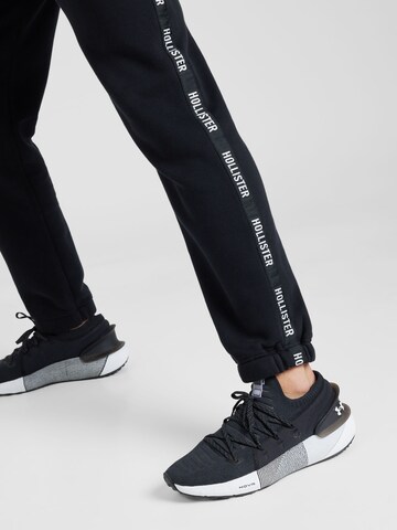 HOLLISTER Tapered Pants in Black