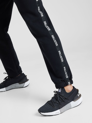 HOLLISTER Tapered Trousers in Black