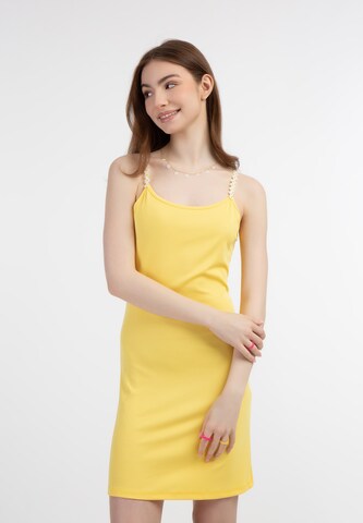 MYMO - Vestido em amarelo: frente