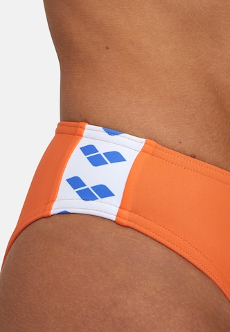 ARENA Bustier Sportbikini 'Icons' in Oranje