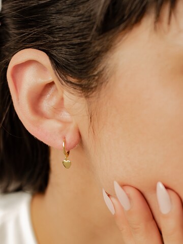 Hey Happiness Earrings 'Heart Huggie' in Gold