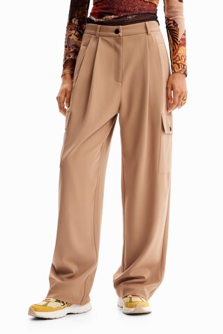 Desigual Regular Cargobroek in Beige: voorkant