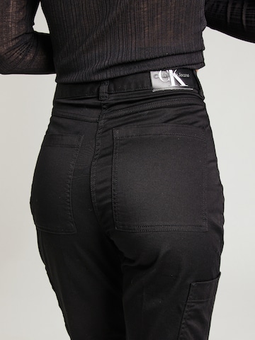 Regular Pantalon cargo Calvin Klein Jeans en noir