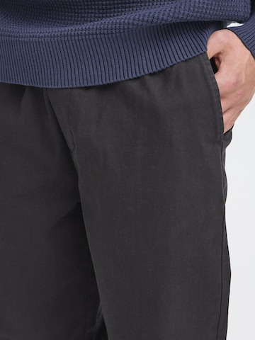 !Solid - regular Pantalón chino ' SDLIAM ' en negro