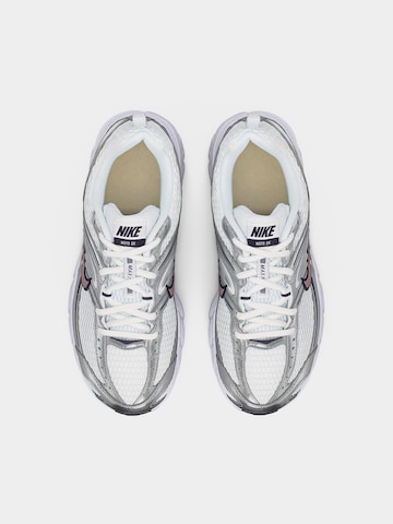 balts Nike Sportswear Brīvā laika apavi 'Air Max Moto 2K'