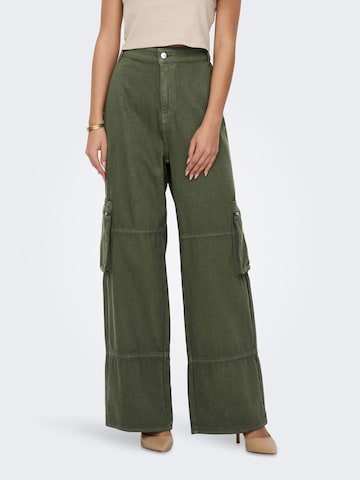 ONLY Wide leg Cargo Pants in Green: front