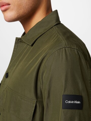 Veste mi-saison Calvin Klein en vert