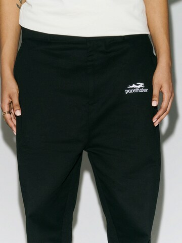 Pacemaker Tapered Pants 'Vitus' in Black