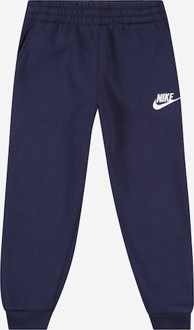 Effilé Pantalon 'Club Fleece' Nike Sportswear en bleu : devant