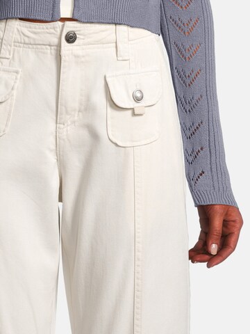 évasé Pantalon AÉROPOSTALE en blanc