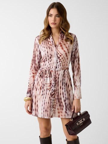 GUESS Kleid in Braun: Vorderseite