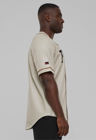 FUBU Regular Fit Bluser & t-shirts i beige