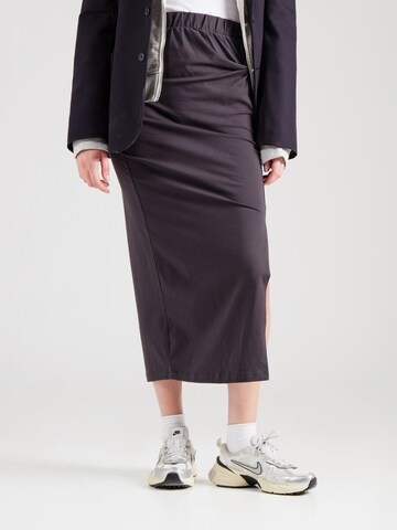 Noisy may Skirt in Grey: front