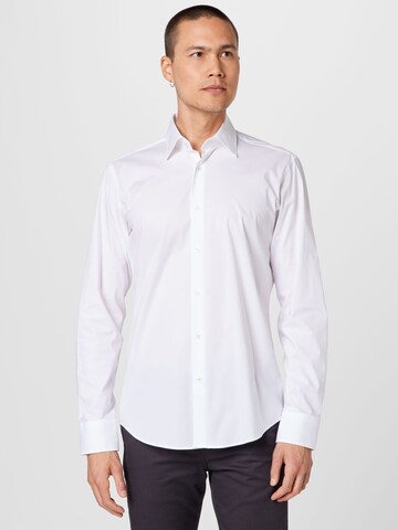 Coupe regular Chemise 'Joe' BOSS en blanc : devant