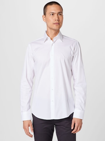 Coupe regular Chemise 'Joe' BOSS Black en blanc : devant