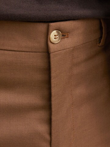 Coupe slim Pantalon à plis JACK & JONES en marron