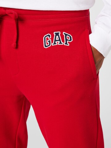 GAP - Tapered Calças em vermelho