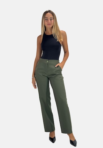 Elara Regular Hose in Grün