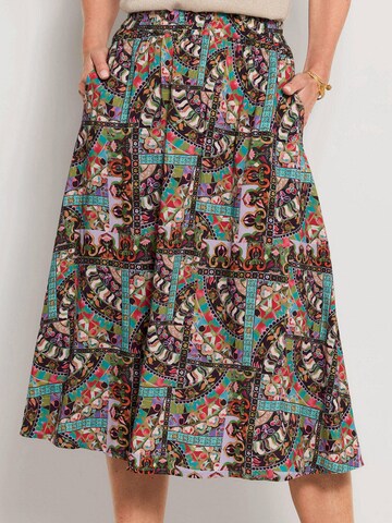 Goldner Rock in Mischfarben