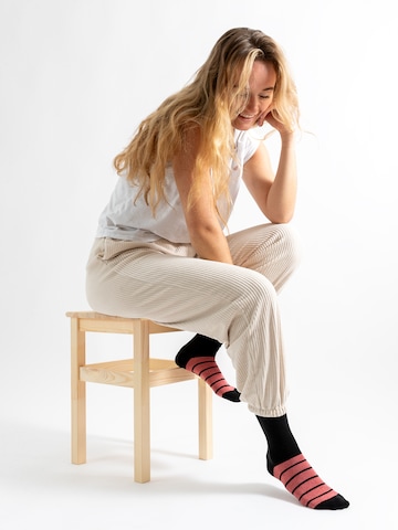 Occulto Socks 'Laura' in Black