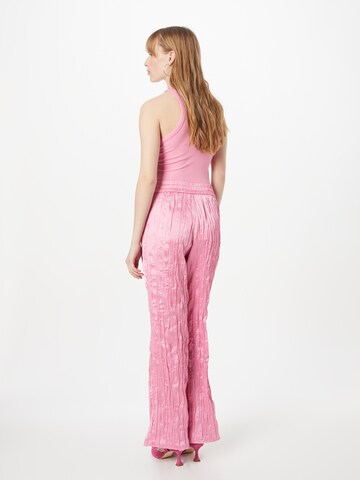 Monki - Pierna ancha Pantalón en rosa