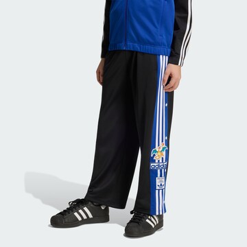 ADIDAS ORIGINALSWide Leg/ Široke nogavice Sportske hlače 'Pokemon Adibreak' - crna boja: prednji dio