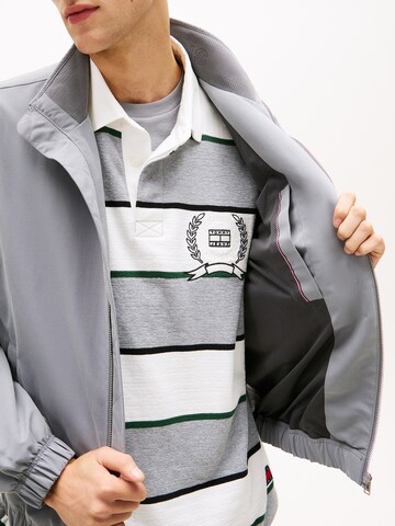 Tommy Jeans Tussenjas 'ESSENTIAL' in Grijs