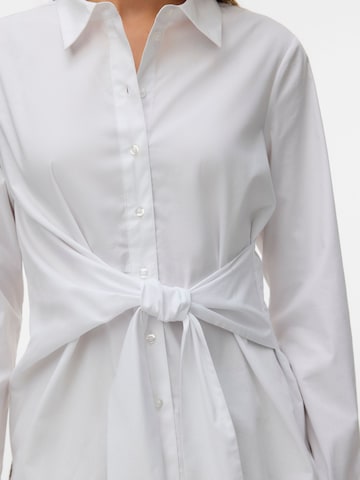 Camicia da donna 'AWALVA' di VERO MODA in bianco