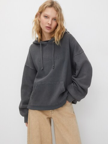 Pull&Bear Sweatshirt in Grijs: voorkant