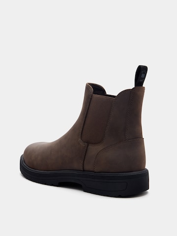 Pull&Bear Chelsea boots in Brown