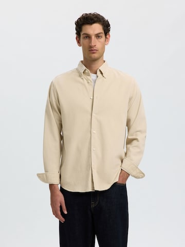 SELECTED - Ajuste regular Camisa 'SLHDanni' en beige: frente
