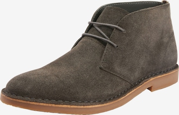 Botine Chukka de la Next pe gri: față