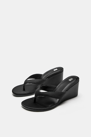 Pull&Bear Žabky – černá