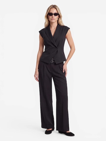 millane Vest in Black