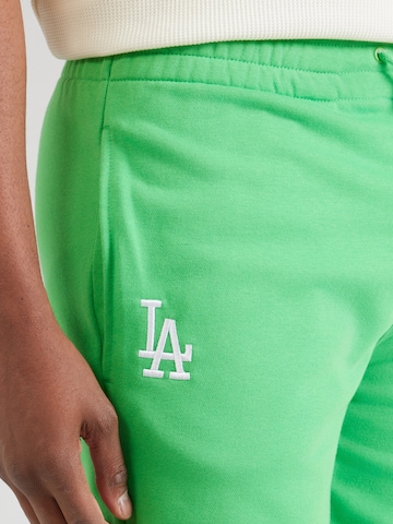 NEW ERA - regular Pantalón 'LOSDOD' en verde